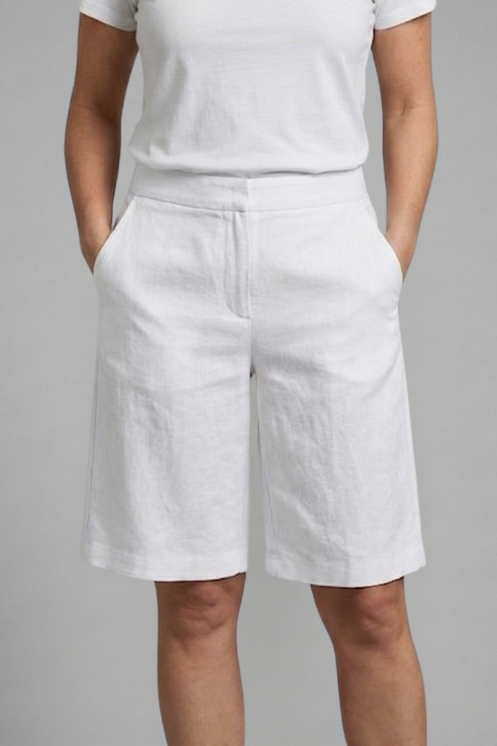 Diana Linen-Look Bermuda Shorts with Straight Leg – White