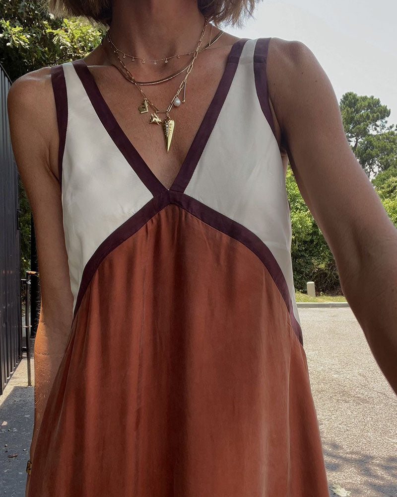 Rosie Chic Colourblock Midi Dress with V-Neck